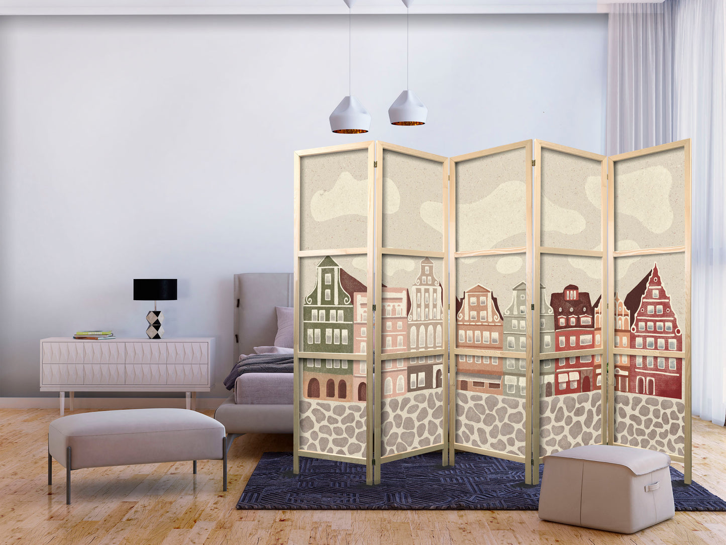 Biombo japonés - Plaza Solny - Casas adosadas ilustradas con colores vivos contra un cielo con nubes.