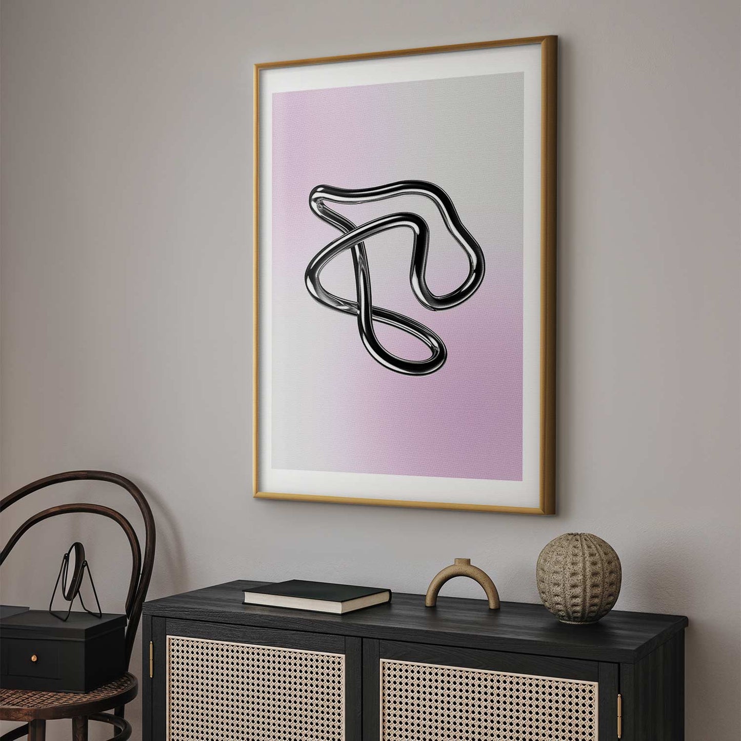 Póster - Silver Intricacies: figura metálica fluida sobre un fondo degradado