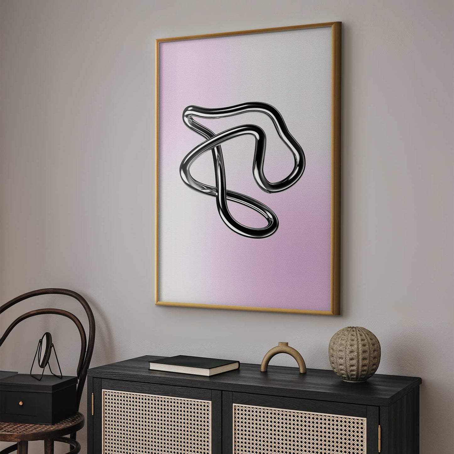 Póster - Silver Intricacies: figura metálica fluida sobre un fondo degradado
