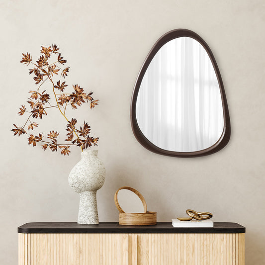 Miroir suspendu design en bois de forme irrégulière
